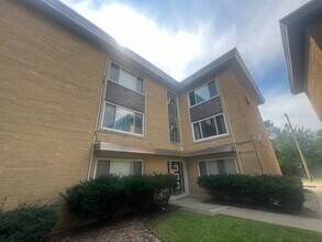 Building Photo - 9722 S Kedzie Ave