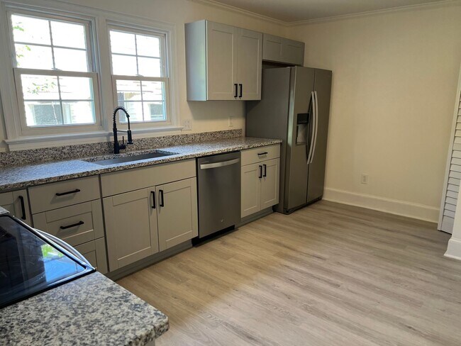 Foto del edificio - Newly renovated 2Br 1Ba Cottage