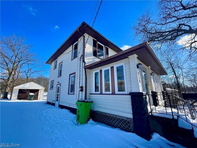 Foto del edificio - 250 Center Rd