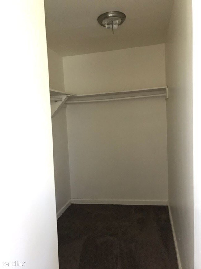 Building Photo - 1 br, 1 bath Condo - 714 Maylene Drive #D8