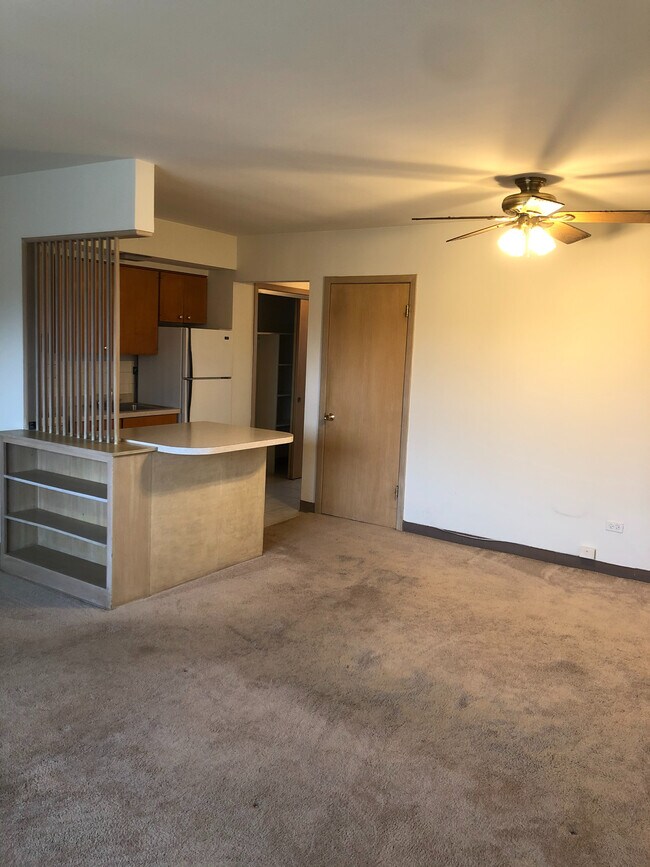 Building Photo - 1221 S Crescent Ave