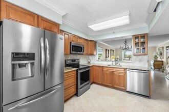 Building Photo - 7076 Huntington Ln
