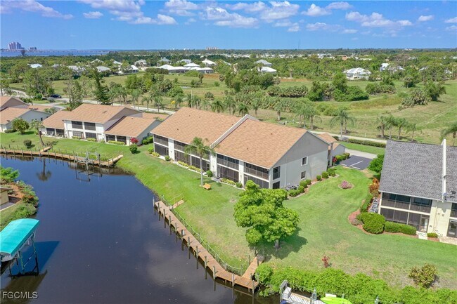 Foto del edificio - 15140 Riverbend Blvd