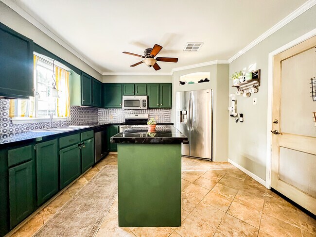 Foto del edificio - 4634 S Trenton Ave