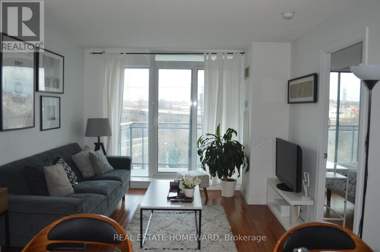 Primary Photo - 2121 Lake Shore Blvd W