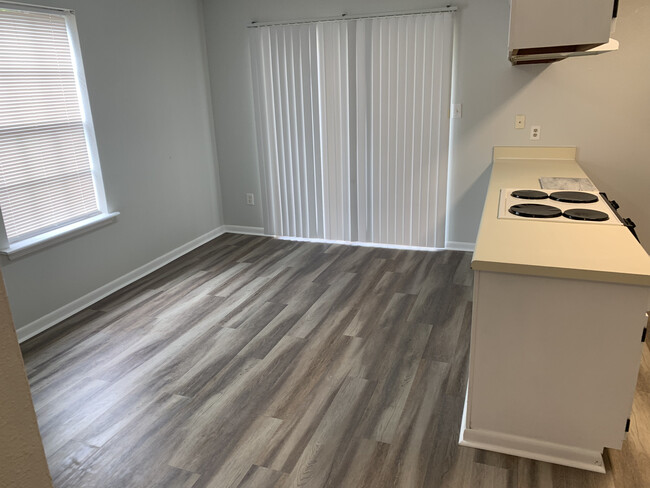 Dining Area - 562 Terrace St