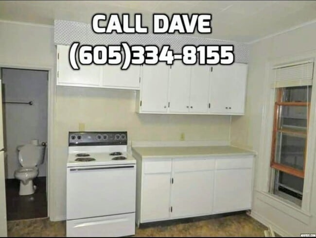 Updated kitchen - 901 S 10th Ave