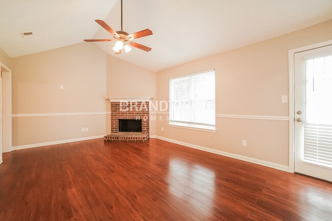 Foto del edificio - 6490 Saddleback Cir