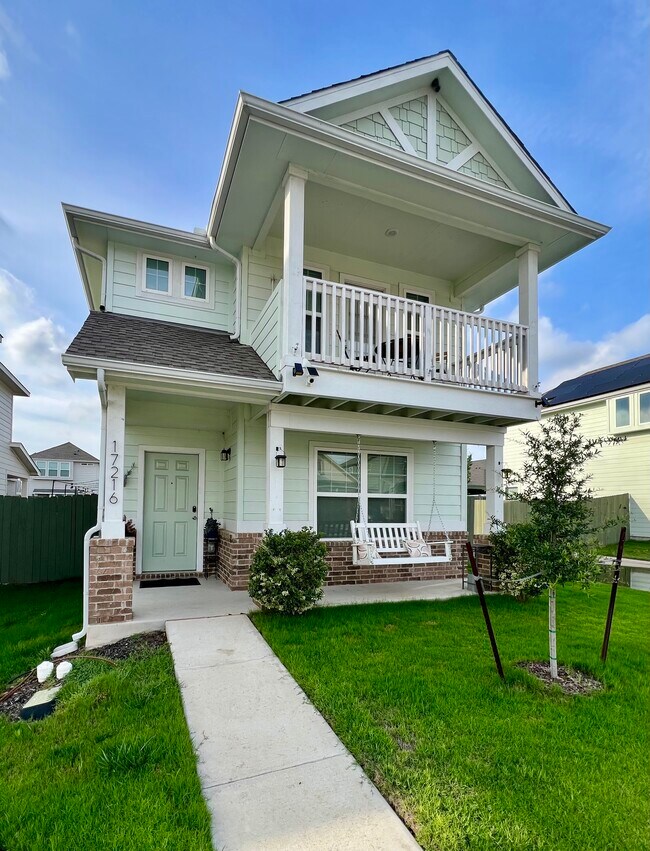 Building Photo - 17216 Adoro Dr