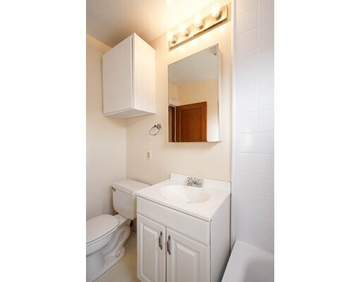 Foto del edificio - 96 Granite Ave