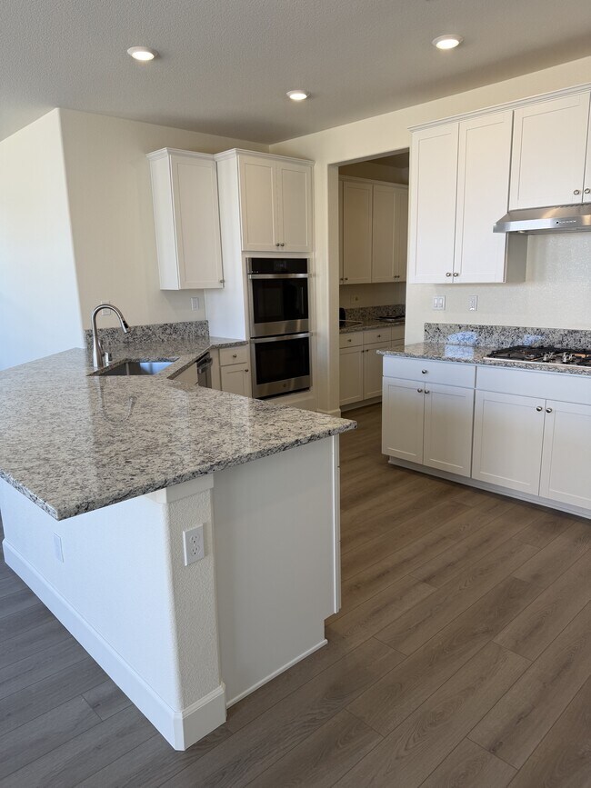 Building Photo - 7981 Desert Sappling Dr