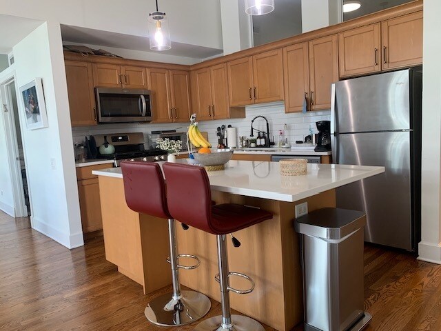 Foto del edificio - 165 N Canal St