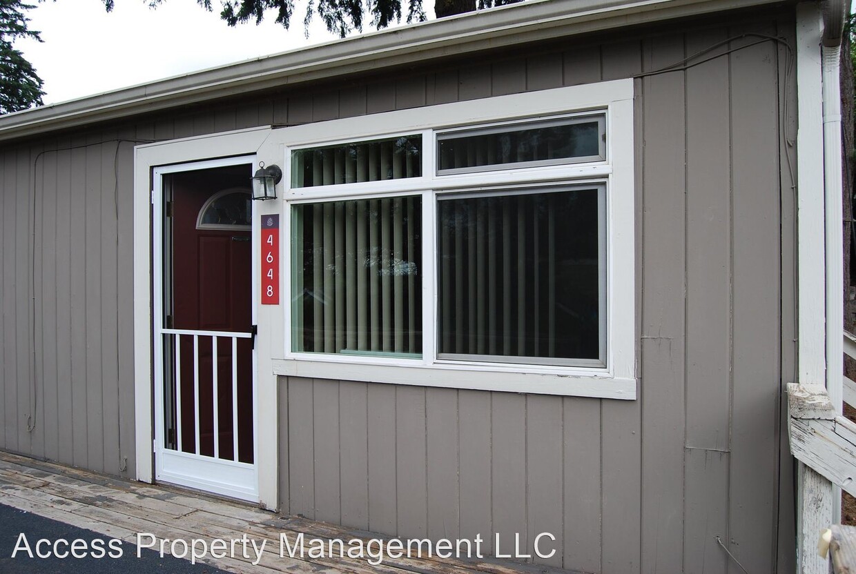 Primary Photo - 4682 Riverview Ave