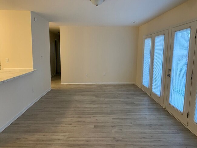 Foto del edificio - Rent Special! Half Month FREE!