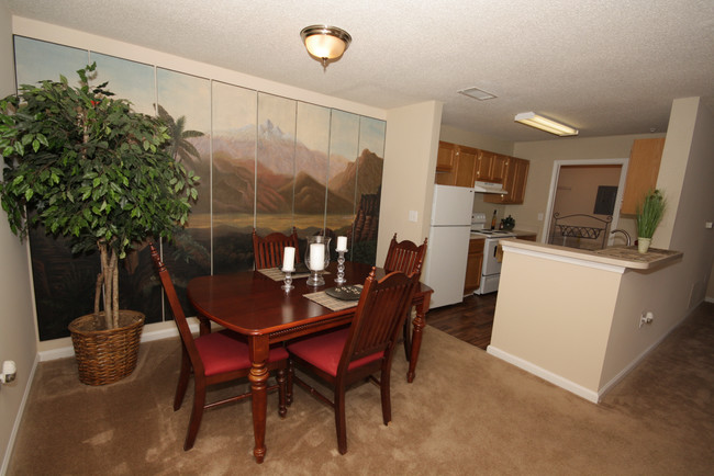 Dining Area - XAudubon Crest Apartments
