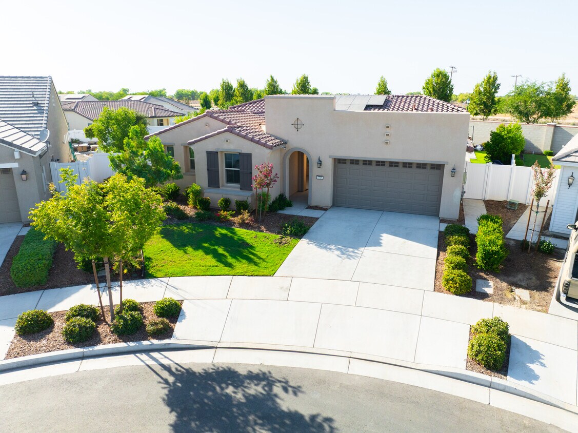 Foto principal - 1705 Brickhill Ct
