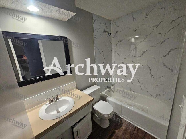 Foto del edificio - 1267 Petzold Dr