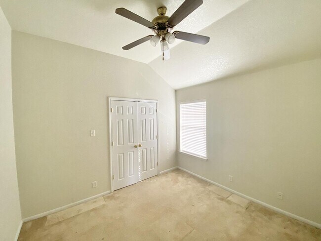 Foto del edificio - AVAILABLE SOON!