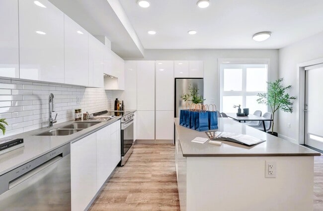 Photo du bâtiment - North Point Apartments - Phase 2