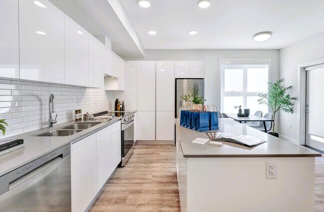 Photo du bâtiment - North Point Apartments - Phase 2