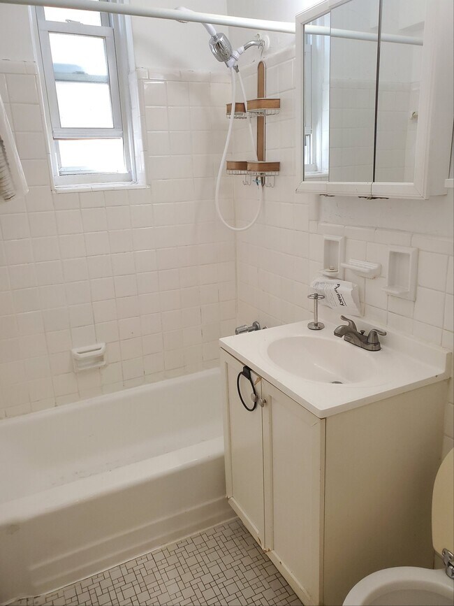 Building Photo - 2160 Center Avenue Apt #1-O, Fort Lee, NJ ...