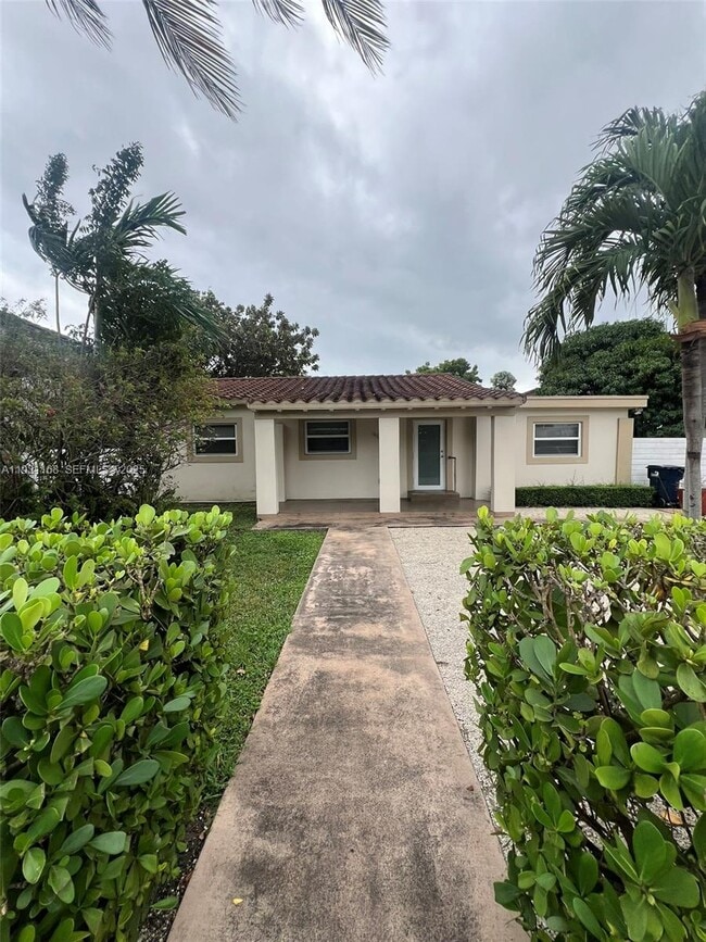 Building Photo - 9030 SW 40th Terrace