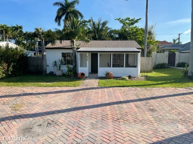 Primary Photo - 2 br, 1 bath House - 634 Oak St