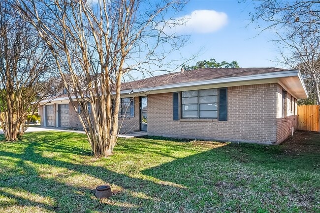 Building Photo - 703 Coryell St