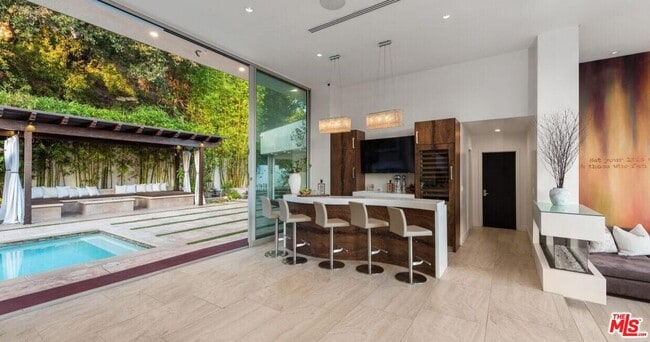 Foto del edificio - 2766 Ellison Dr