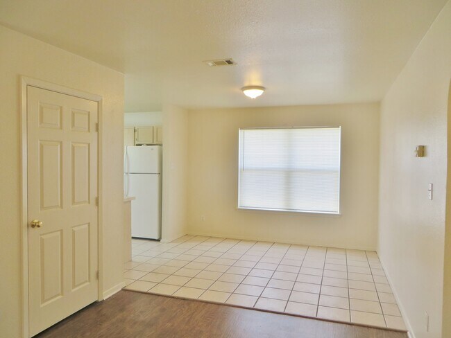Foto del edificio - 2 Bedroom 2 Bathroom Unit In Georgetown