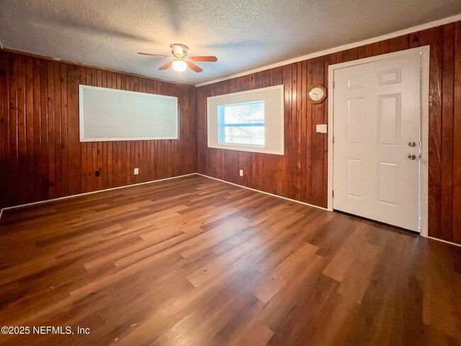 Building Photo - 3220 Myra St