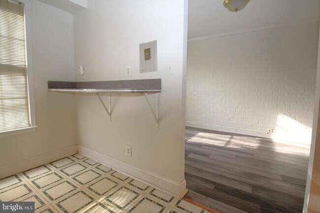 Foto del edificio - 6010 Westchester Park Dr