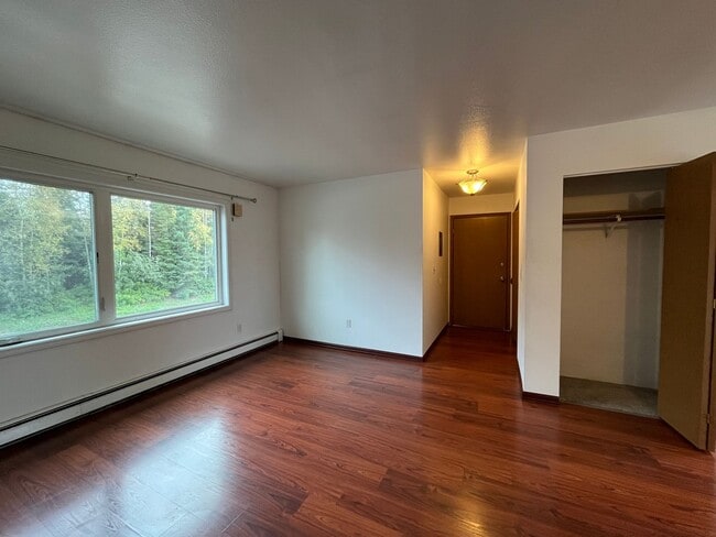 Building Photo - 4897 Dartmouth Dr
