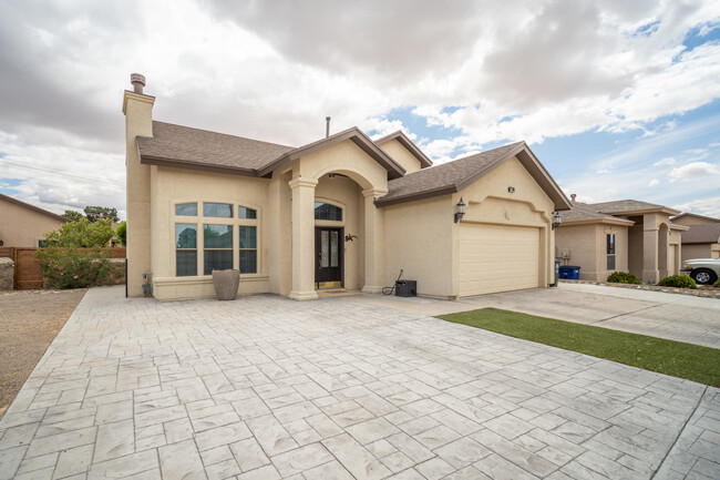 Building Photo - 7700 Bartlett Landing Court