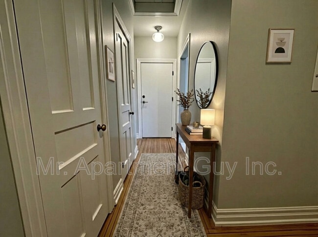 Building Photo - 57 Barton St E