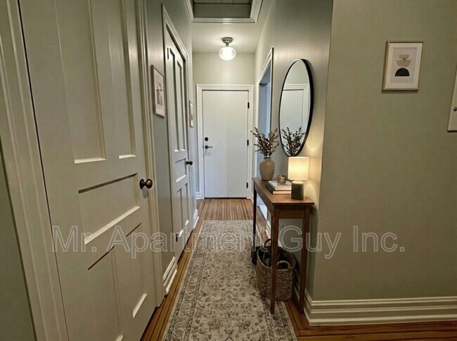 Photo du bâtiment - 57 Barton St E