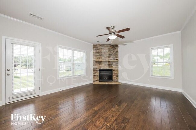 Foto del edificio - 5810 Woodside Forest Trail