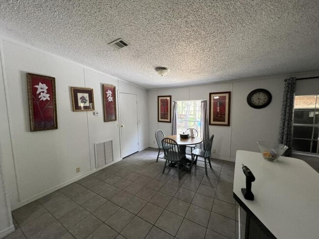 Foto del edificio - 5135 N Western Dr