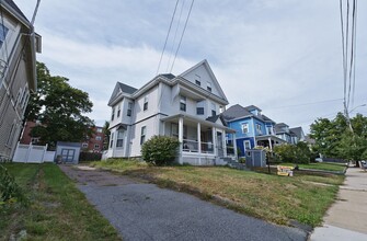 Building Photo - 82 Hawthorne St