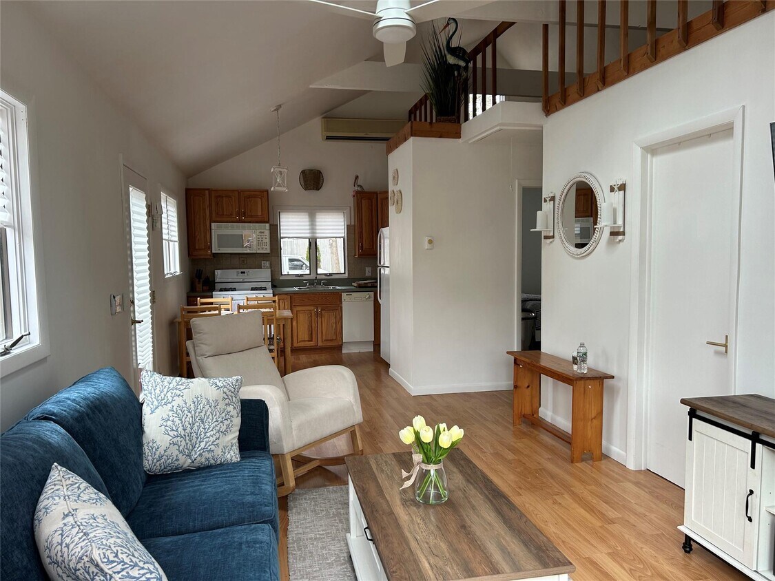 Primary Photo - 126 Lynn Ave