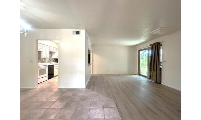 Building Photo - 5253 N Tigua Dr