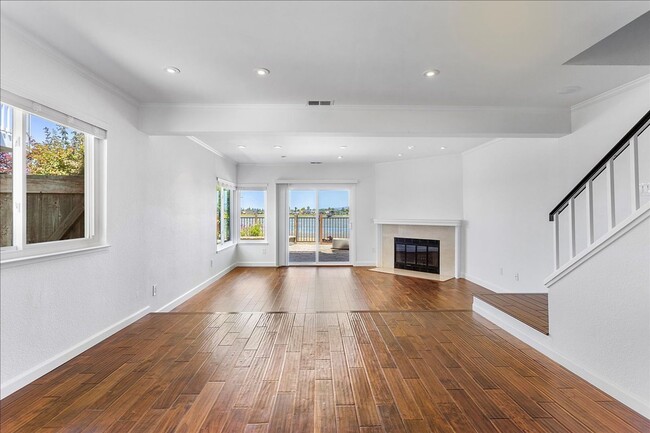 Building Photo - 53 Bay Park Terrace