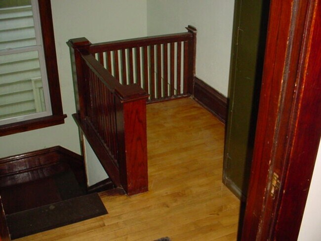 Foto del edificio - (518) - 819-821 E. Gorham Street