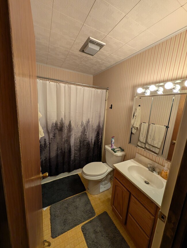 Foto del edificio - 2832 Creekview Dr