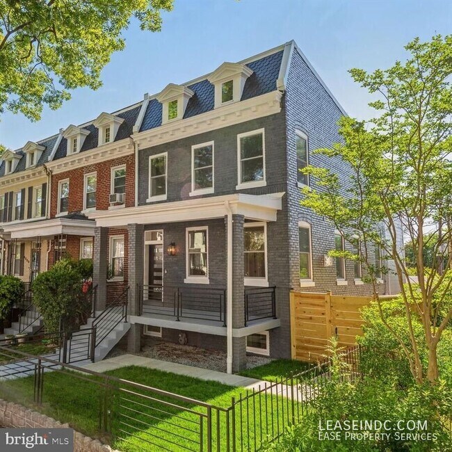 Photo - 4012 5th St NW House