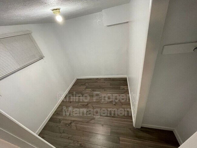 Foto del edificio - 4281 2200 W