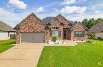 Building Photo - 233 Greenhill Dr