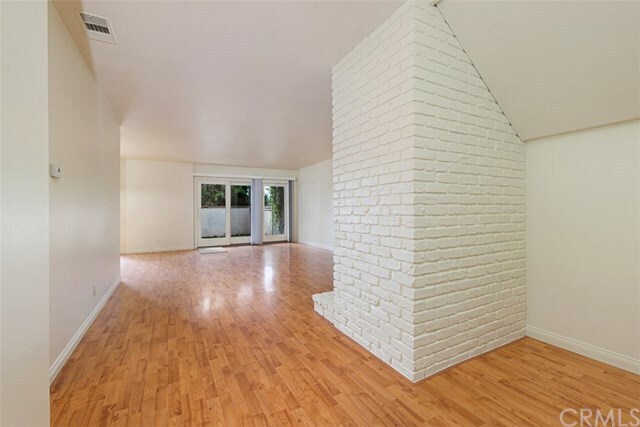 Building Photo - 689 Vista Bonita