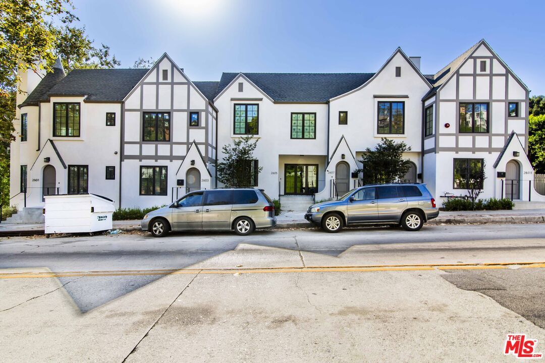 Foto principal - 2601 Beachwood Dr