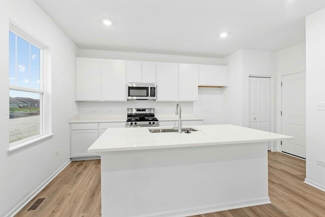 Building Photo - 10973 Green Pl